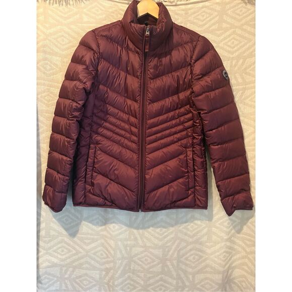 Abercrombie & Fitch Jackets & Blazers - Abercrombie & Fitch Jacket Women Medium Ladies Burgundy Full Zip Puffer Down